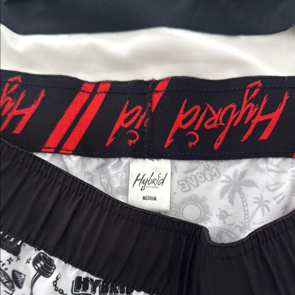 Hybrid Black and White Graphic Crop Top and Shorts Set - Picture 4 of 5